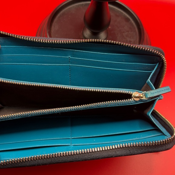 Black Patterned Handbag - Picture 4 of 5